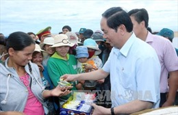 Chủ tịch nước Trần Đại Quang thăm làng chài Phú Yên