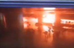 Bom nổ, lửa cháy ngút trời ở sân bay lớn nhất Thổ Nhĩ Kỳ