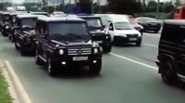 "Nóng mắt" với dàn xe sang của học viên cảnh sát mật Nga
