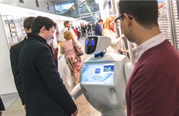 Moskva bắt đầu có hướng dẫn viên robot