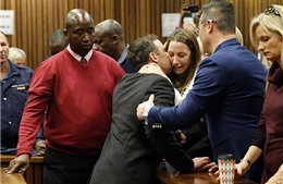 "Người không chân" Pistorius lĩnh 6 năm tù