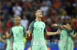 Ronaldo lập kỷ lục, Bồ Đào Nha vào Chung kết