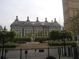 Phong tỏa tòa nhà Thượng viện Anh vì bưu phẩm khả nghi
