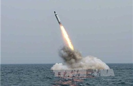 Tên lửa Triều Tiên nổ tung, rơi xuống biển Nhật Bản