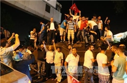 Hàng triệu người phản đối đảo chính Thổ Nhĩ Kỳ, 42 người chết
