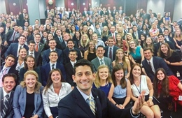 Hai bức ảnh selfie gây bão Quốc hội Mỹ