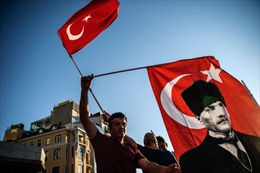 Tuần hành lớn ở Thổ Nhĩ Kỳ phản đối đảo chính