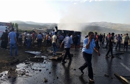 Đánh bom xe, 10 cảnh sát Thổ Nhĩ Kỳ thương vong