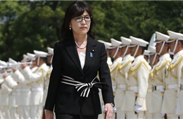 Vẻ đẹp của nữ Bộ trưởng Quốc phòng Nhật khiến Trung Quốc "nóng mắt"