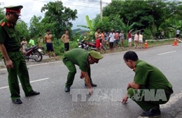 Hai ô tô đâm trực diện, 5 người bị thương