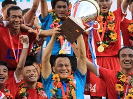 CLB TP Hồ Chí Minh xuất sắc nhận Cúp vô địch hạng Nhất Quốc gia 2016