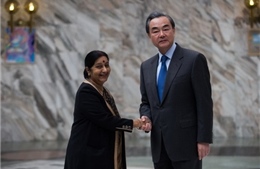 Ngoại trưởng Ấn Độ và Trung Quốc gặp gỡ song phương