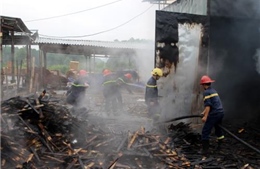 Cháy xưởng gỗ, thiệt hại hàng trăm triệu đồng