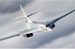 Siêu máy bay Tu-160 Nga sẽ vượt mọi tầm với phòng không