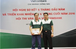 Cán bộ Vietcombank trả 17 triệu đồng nhặt được cho khách hàng 
