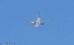 Máy bay Qatar Airways hạ cánh khẩn cấp do cháy động cơ