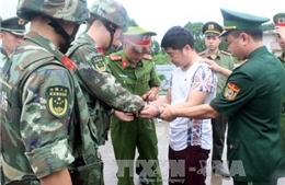 Trao trả đối tượng truy nã cho Công an Trung Quốc 