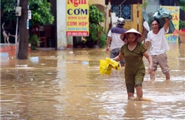 Mưa lớn gây ngập lụt nhiều tuyến phố Yên Bái