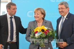 Bà Merkel công du 3 nước Trung, Đông Âu