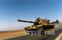 Xe tăng Thổ Nhĩ Kỳ tràn sang Syria đánh IS