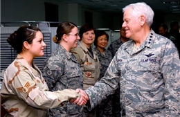 Đại tướng Mỹ bị tố quấy rối tình dục nữ Đại tá 