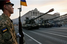 Mỹ biến Ukraine thành "siêu thị vũ khí bất hợp pháp"