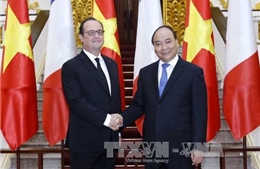 Thủ tướng Nguyễn Xuân Phúc hội kiến Tổng thống Pháp 