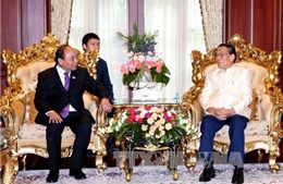 Thủ tướng Nguyễn Xuân Phúc gặp các đồng chí nguyên lãnh đạo Lào 