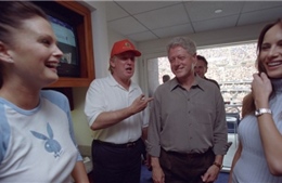 Lộ ảnh cựu Tổng thống Clinton và tỷ phú Trump ngày chơi thân