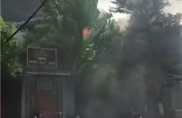 Cháy dữ dội quán cà phê trên đường Phan Kế Bính