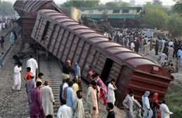 Tai nạn gây thương vong lớn do tàu hỏa đâm người tự tử