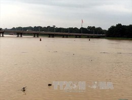 Nước sông Hương đục bất thường kéo dài, ảnh hưởng đời sống người dân 