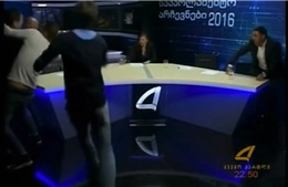 Ứng viên Quốc hội Gruzia thụi nhau nhừ tử trên truyền hình