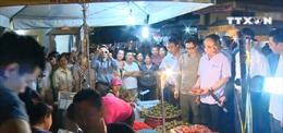 Thủ tướng thị sát chợ đầu mối Long Biên - Hà Nội