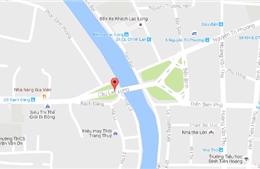 Xử nghiêm hai xe khách chèn ép nhau trên cầu Lạc Long