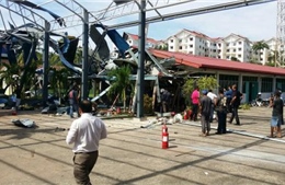 Trực thăng quân sự Malaysia rơi trúng trường học