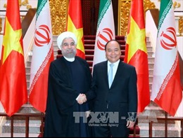 Thủ tướng Nguyễn Xuân Phúc tiếp Tổng thống Iran 