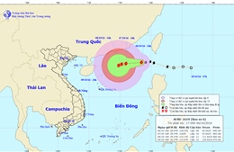 Bão số 6 giật cấp 11 đổ vào Biển Đông