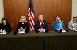 Ông Trump phản pháo: Những phụ nữ tố ông Clinton bất ngờ xuất hiện