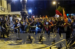 Hàng nghìn người Macedonia tuần hành phản đối chính phủ