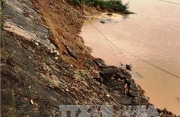 Quảng Bình thiệt hại nặng nề do mưa lớn, lốc xoáy 