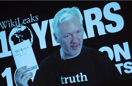 Nhà sáng lập Wikileaks bị cô lập với thế giới hiện đại