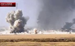 Xe bom IS liều chết đâm xe tăng Iraq, nổ lớn ngút trời