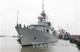 Tàu Hải quân Canada thăm Thành phố Hồ Chí Minh 