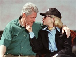Những bức ảnh giá trị về chuyện tình của ông bà Clinton