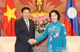 Chủ tịch Quốc hội Nguyễn Thị Kim Ngân tiếp Thủ tướng Lào