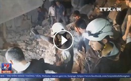 Xúc động cảnh bé trai Syria được giải cứu khỏi đống đổ nát