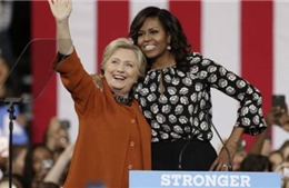 Đệ nhất phu nhân Michelle Obama khẳng định bà Hillary thực sự là bạn