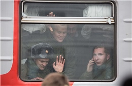 Thanh niên Nga háo hức lên đường nhập ngũ trong mùa lạnh