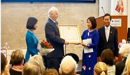 Việt Nam trao tặng cựu Bộ trưởng Ngoại giao Na Uy Huân chương Hữu nghị